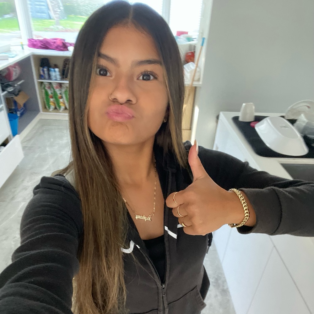 Meet your Posher, Stephany